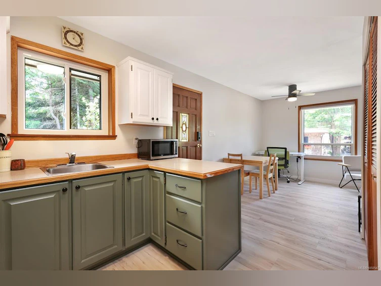 6585 Walker Frontage Road, Union Bay, BC, V0R 1W0 - 26