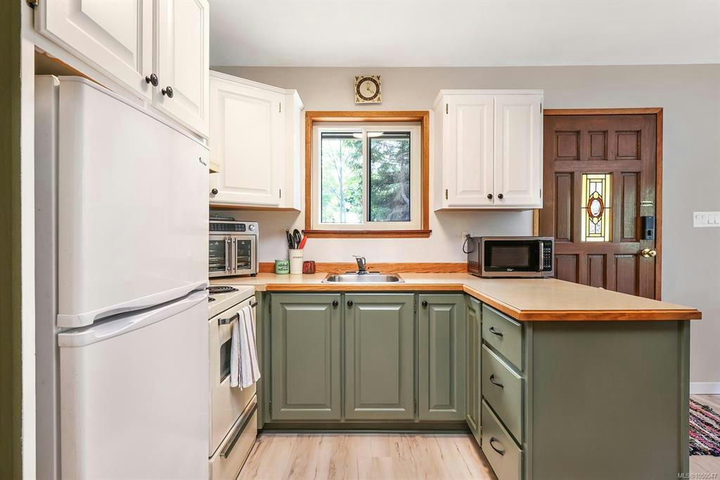 6585 Walker Frontage Road, Union Bay, BC, V0R 1W0 - 25