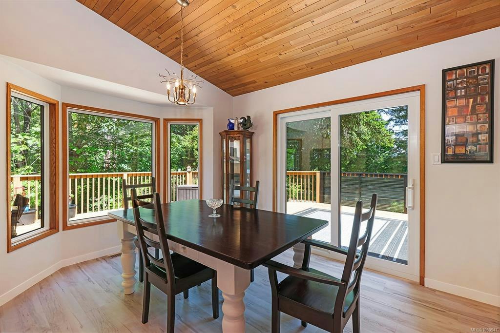 6585 Walker Frontage Road, Union Bay, BC, V0R 1W0 - 8