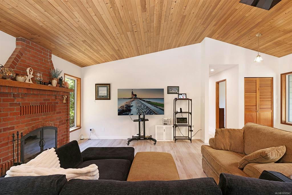 6585 Walker Frontage Road, Union Bay, BC, V0R 1W0 - 17