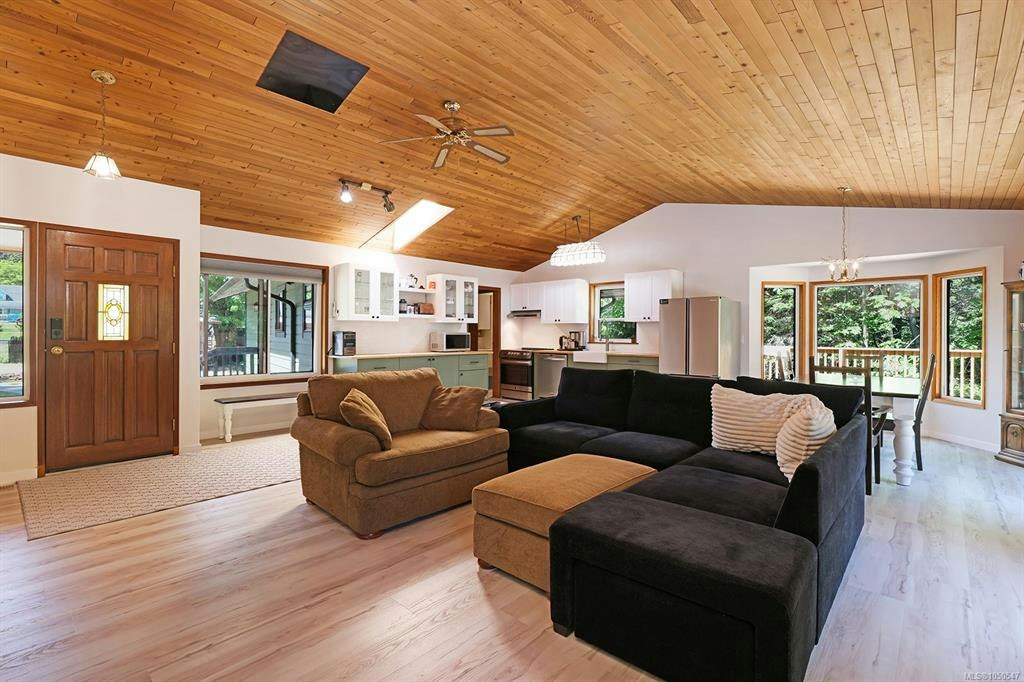 6585 Walker Frontage Road, Union Bay, BC, V0R 1W0 - 16