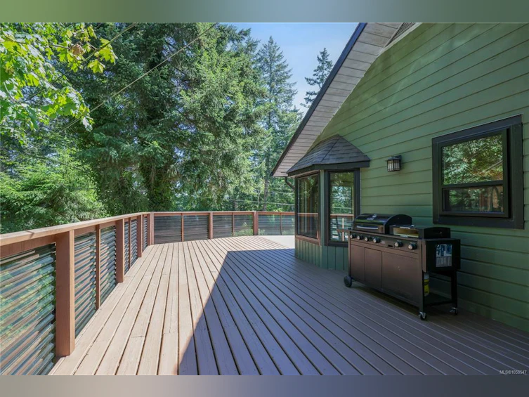 6585 Walker Frontage Road, Union Bay, BC, V0R 1W0 - 13