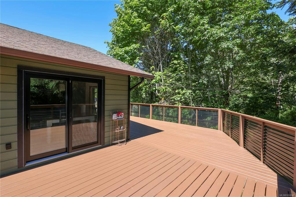 6585 Walker Frontage Road, Union Bay, BC, V0R 1W0 - 9