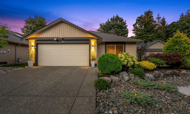 120-2205 Robert Lang Drive