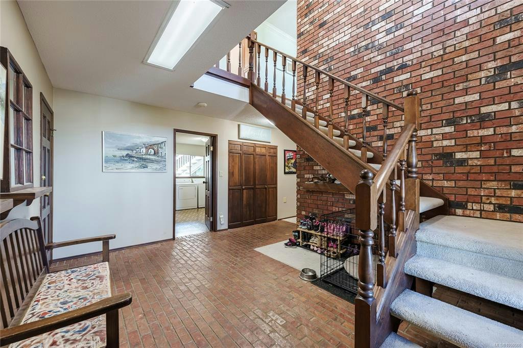 438 Davis Road - 5