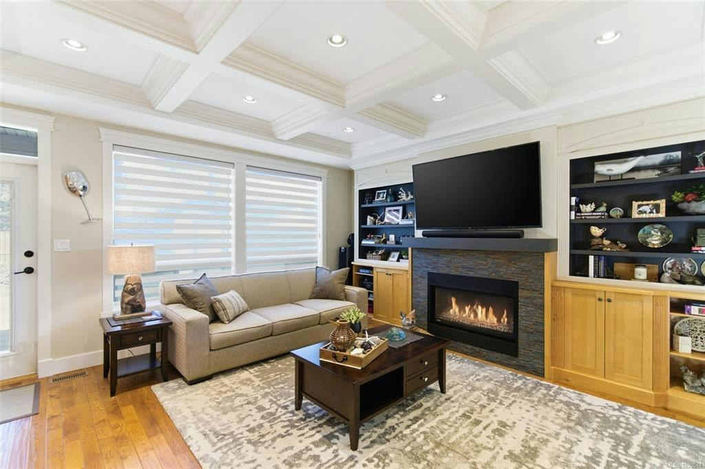 844 Mulholland Drive - 4