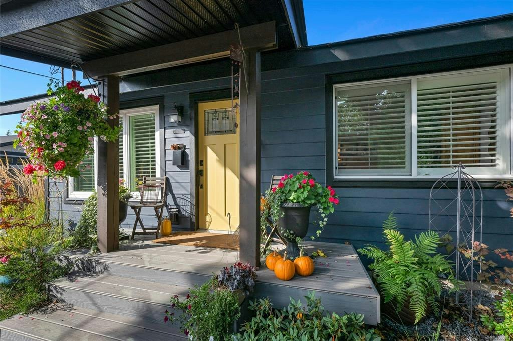 4826 West Saanich Road, Saanich, BC, V8Z 3H5