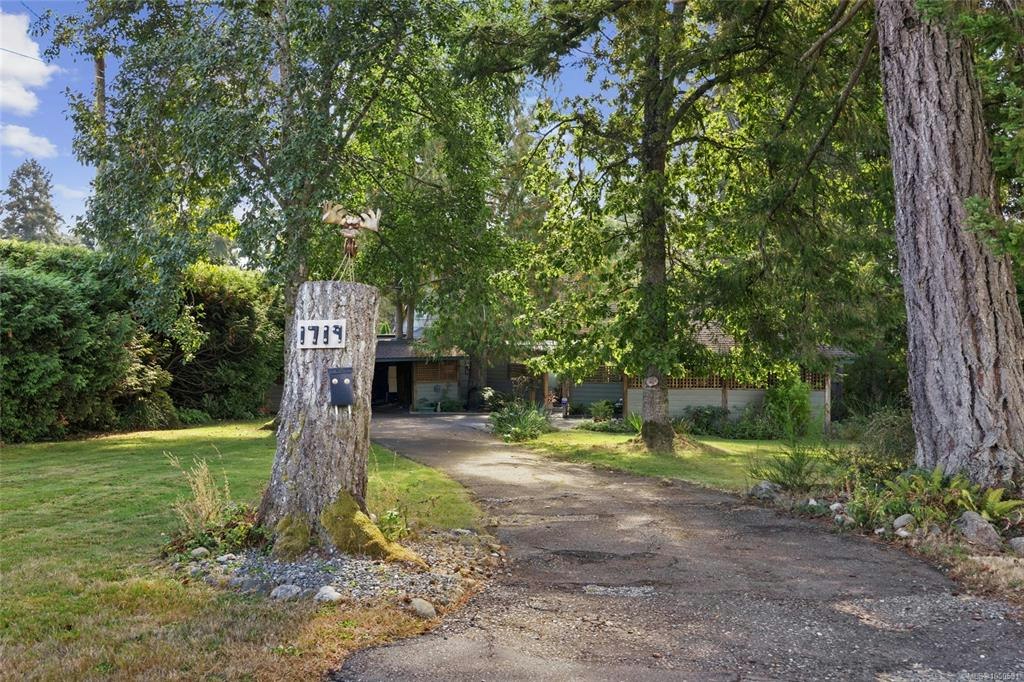 1719 E Centennial Avenue, Comox, BC, V9M 2W3 - 2