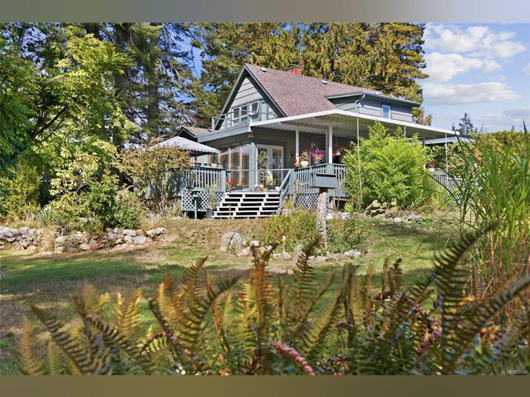 1719 E Centennial Avenue, Comox, BC, V9M 2W3