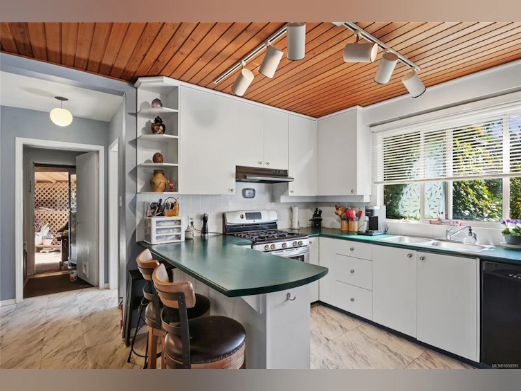 1719 E Centennial Avenue, Comox, BC, V9M 2W3 - 24