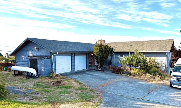 5400 Entwhistle Drive