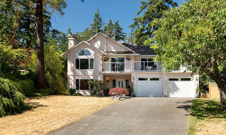 222 Ashley Place
