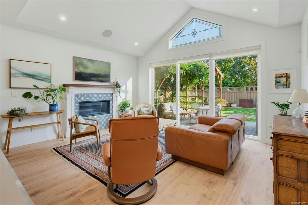 1159 Sluggett Road, Central Saanich, BC, V8M 1E9 - 9
