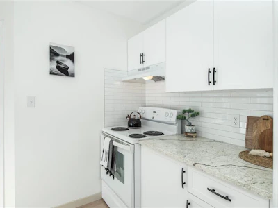 311-300 St. Ann's Road - 3