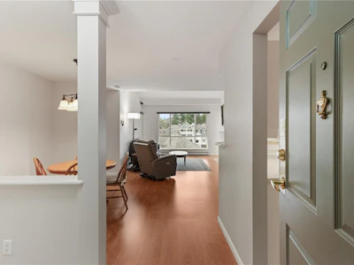 402-5620 Edgewater Lane - 2