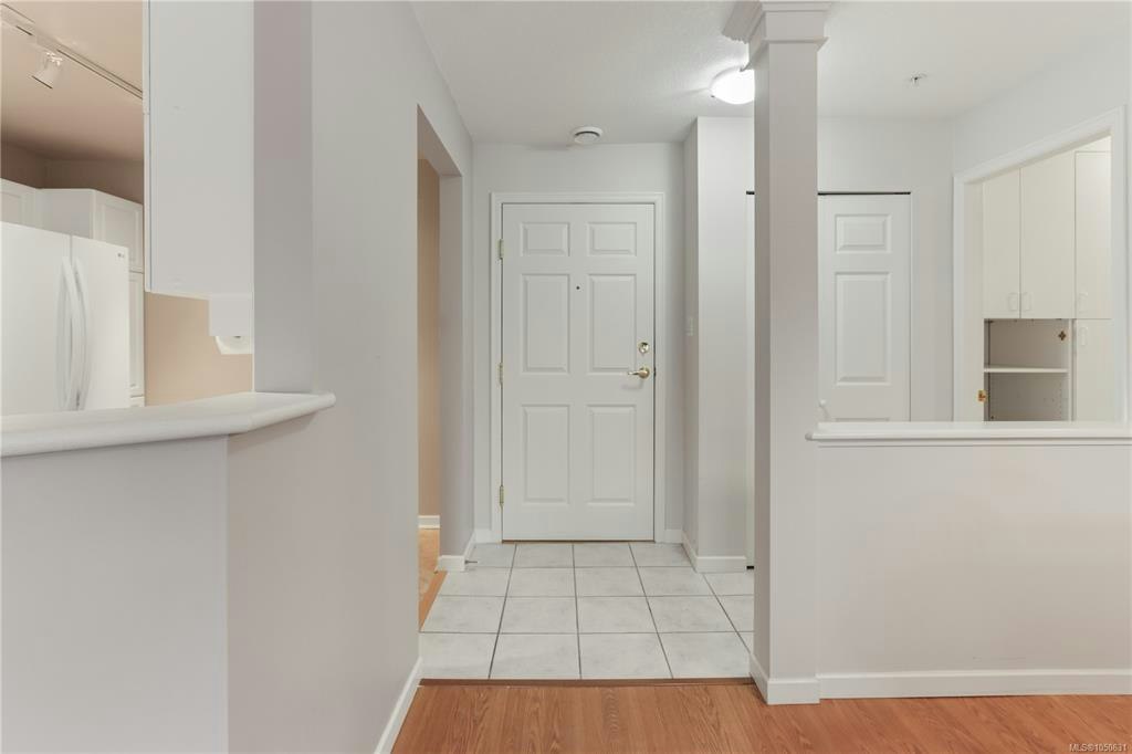 402-5620 Edgewater Lane - 3