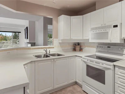 402-5620 Edgewater Lane - 5