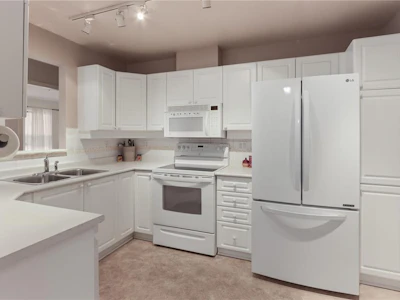 402-5620 Edgewater Lane - 4