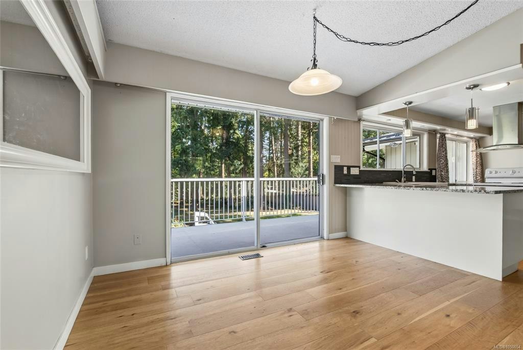 6213 Lakes Road, Duncan, BC, V9L 4J8 - 11