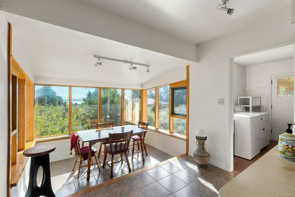 8625 Aldous Terrace, North Saanich, BC, V8L 1L3 - 7