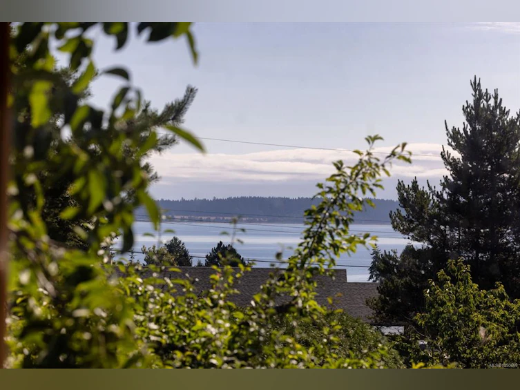 8625 Aldous Terrace, North Saanich, BC, V8L 1L3 - 3