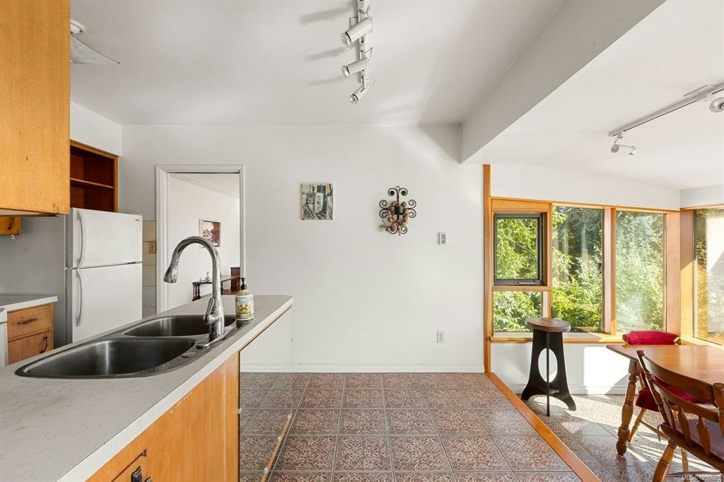 8625 Aldous Terrace, North Saanich, BC, V8L 1L3 - 13