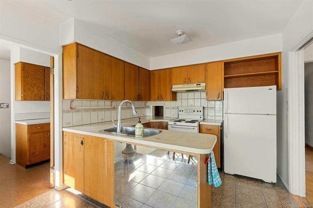 8625 Aldous Terrace, North Saanich, BC, V8L 1L3 - 8