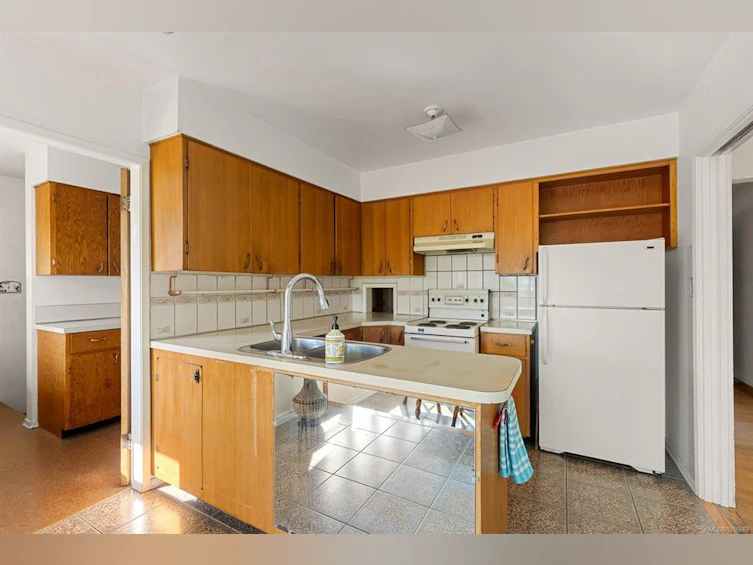 8625 Aldous Terrace, North Saanich, BC, V8L 1L3 - 8