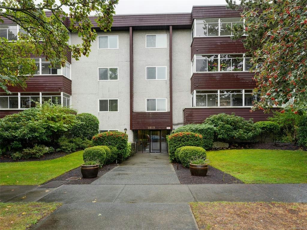 403-1019 Mcclure Street, Victoria, BC, V8V 3G1