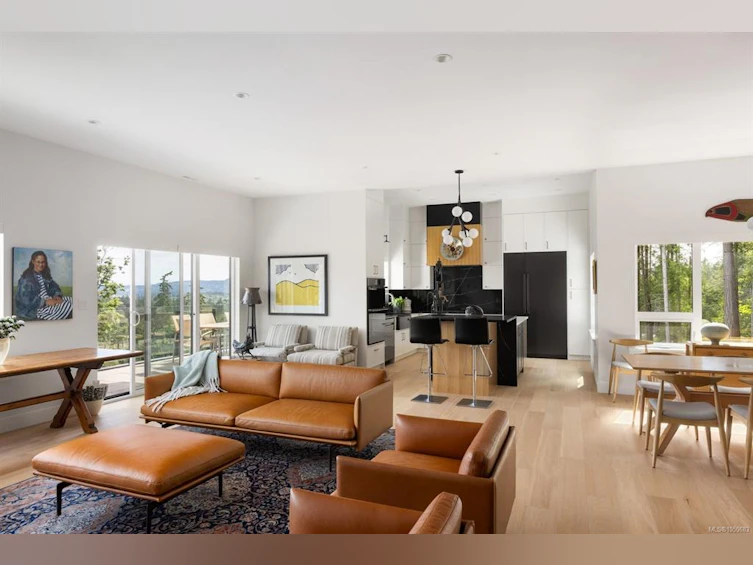 10900 Greenpark Drive, North Saanich, BC, V8L 0C8 - 10