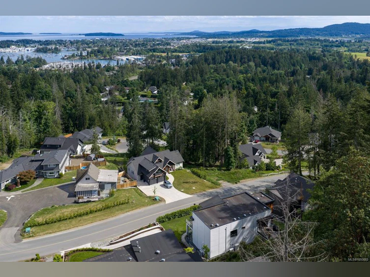 10900 Greenpark Drive, North Saanich, BC, V8L 0C8 - 46