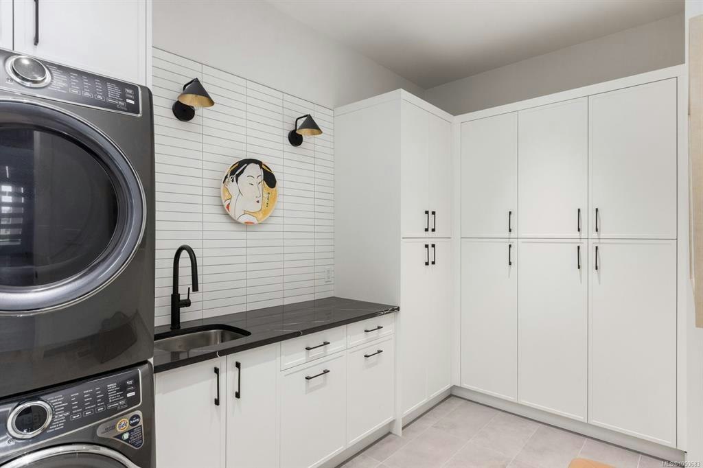 10900 Greenpark Drive, North Saanich, BC, V8L 0C8 - 33