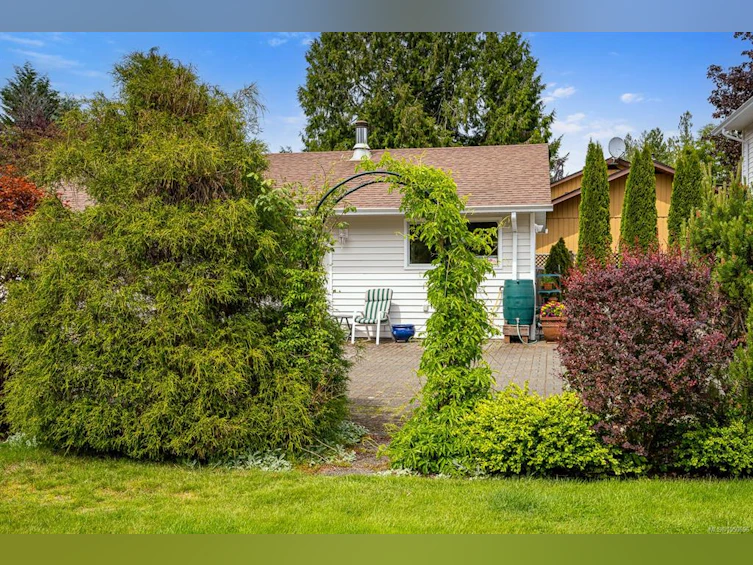 5989 Garvin Road, Union Bay, BC, V0R 3B0 - 29