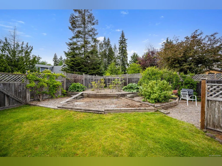 5989 Garvin Road, Union Bay, BC, V0R 3B0 - 47