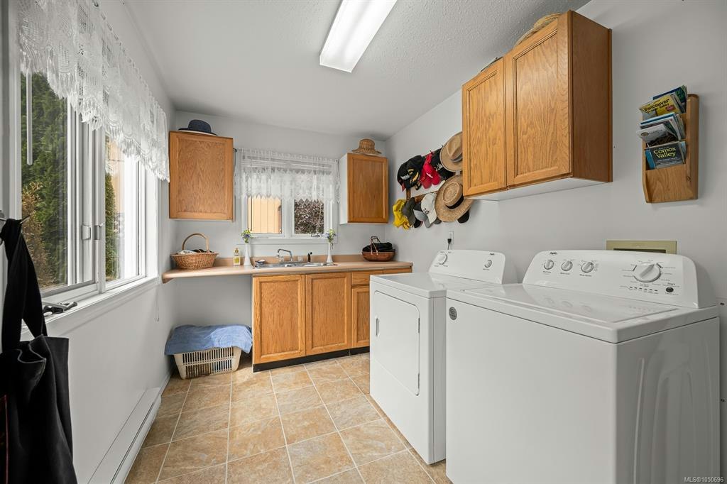 5989 Garvin Road, Union Bay, BC, V0R 3B0 - 23