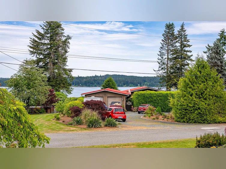 5989 Garvin Road, Union Bay, BC, V0R 3B0 - 37