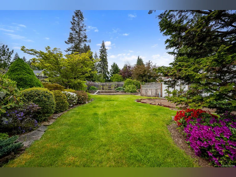 5989 Garvin Road, Union Bay, BC, V0R 3B0 - 45