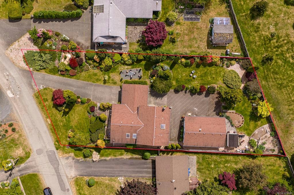 5989 Garvin Road, Union Bay, BC, V0R 3B0 - 25