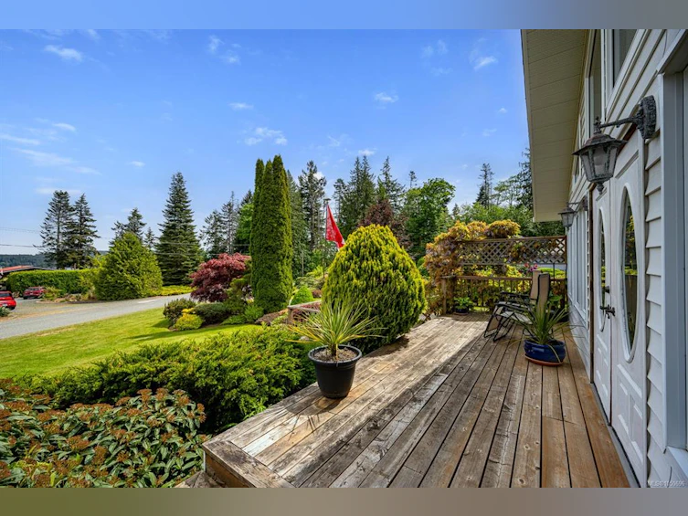 5989 Garvin Road, Union Bay, BC, V0R 3B0 - 41