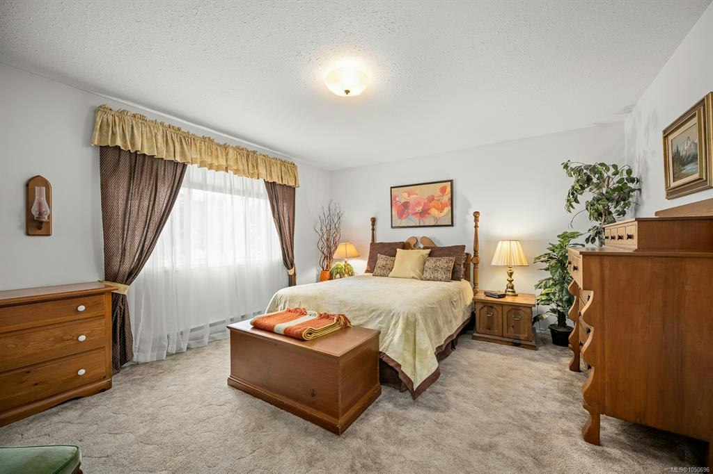 5989 Garvin Road, Union Bay, BC, V0R 3B0 - 9