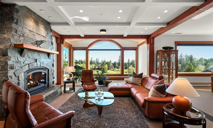 341-3666 Royal Vista Way