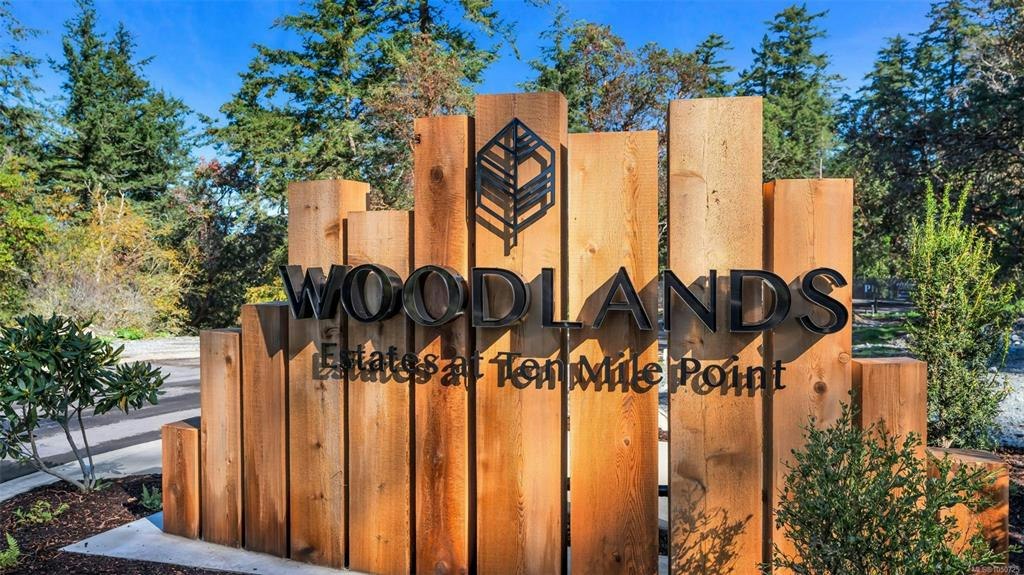 3908 Woodlands Place, Saanich, BC, V8N 4J8