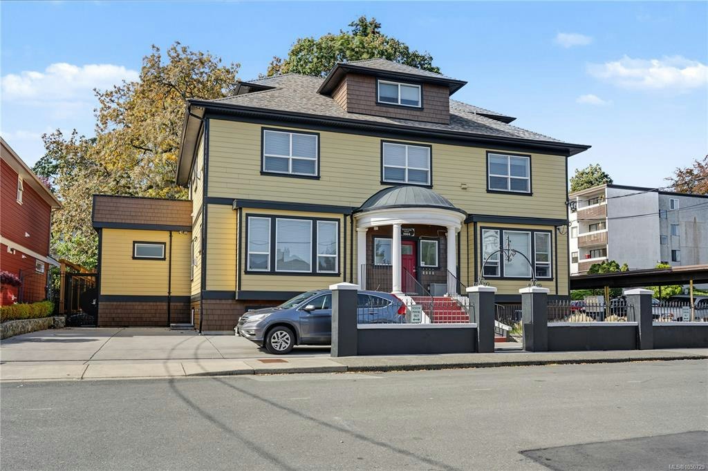 1064 Beverley Place, Victoria, BC, V8S 3Z8