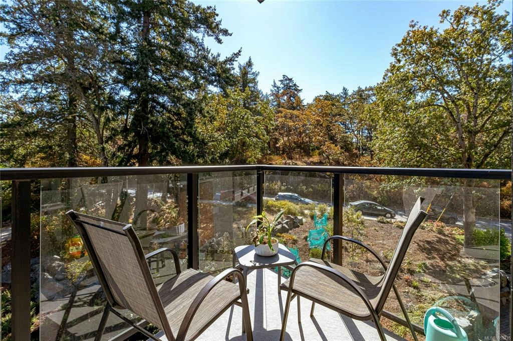 312-991 Mckenzie Avenue, Saanich, BC, V8X 0B5