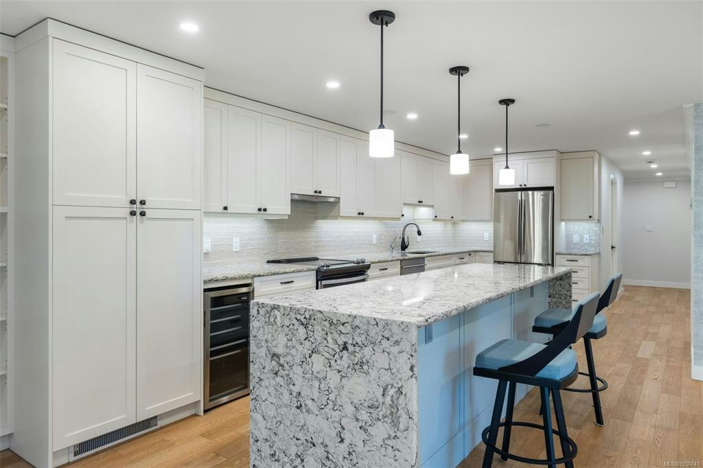 207-2930 Cook Street, Victoria, BC, V8T 3S7