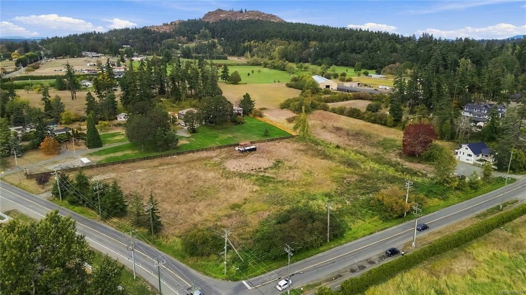4143 Blenkinsop Road, Saanich, BC, V8X 2C3