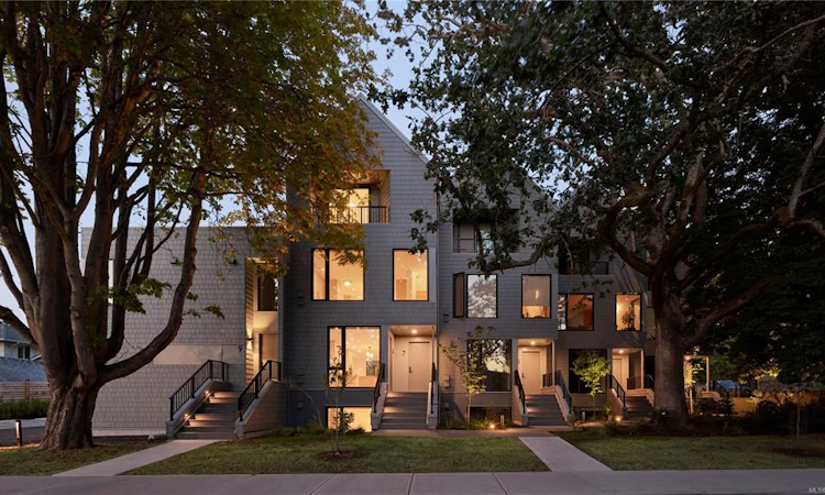 3-909 Redfern Street