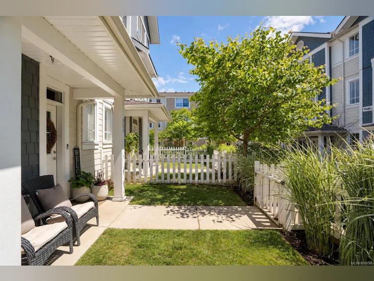 23-370 Latoria Boulevard, Colwood, BC, V9C 0N9 - 2