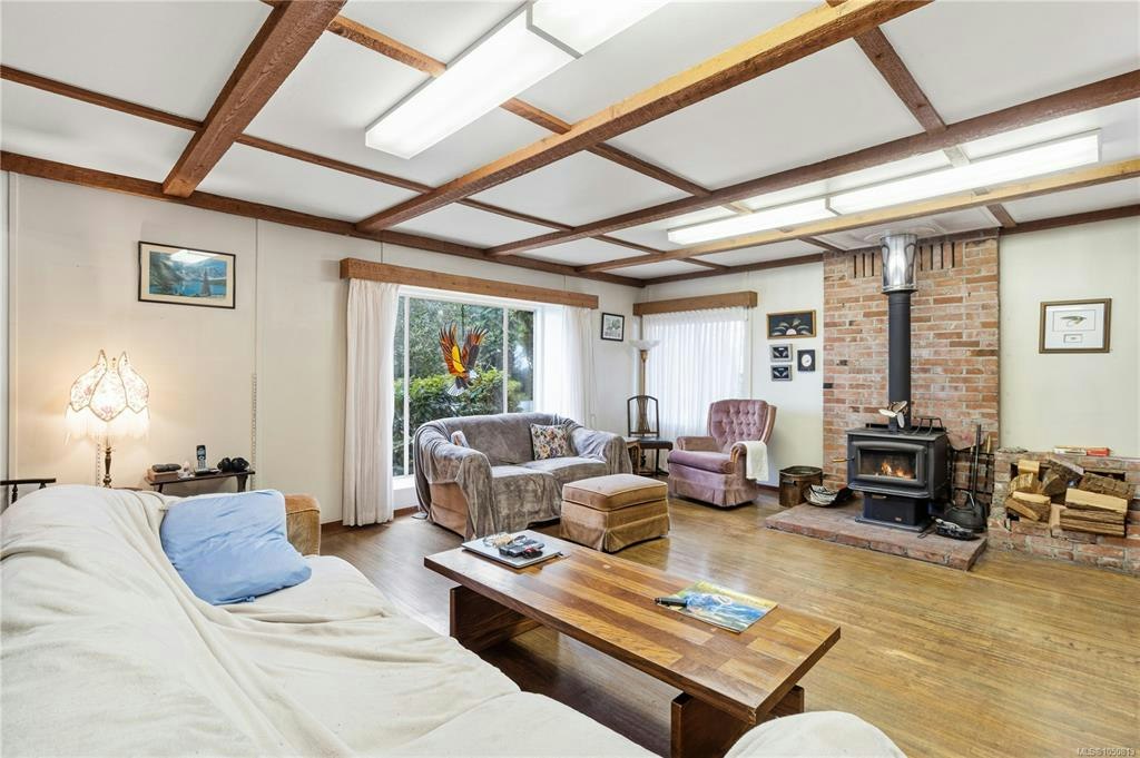 6110 W Island Highway, Qualicum Beach, BC, V9K 2E2 - 6