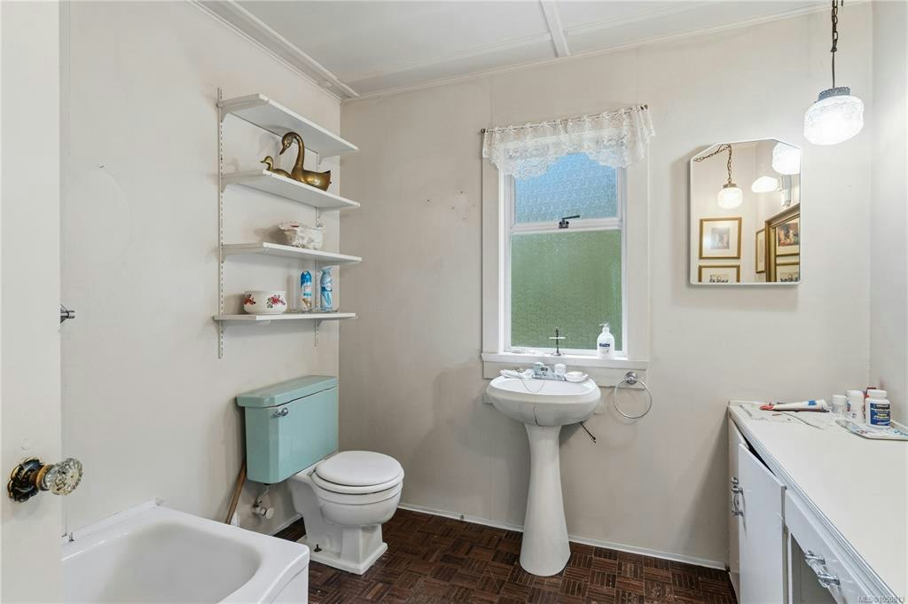 6110 W Island Highway, Qualicum Beach, BC, V9K 2E2 - 12